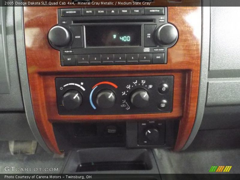 Mineral Gray Metallic / Medium Slate Gray 2005 Dodge Dakota SLT Quad Cab 4x4