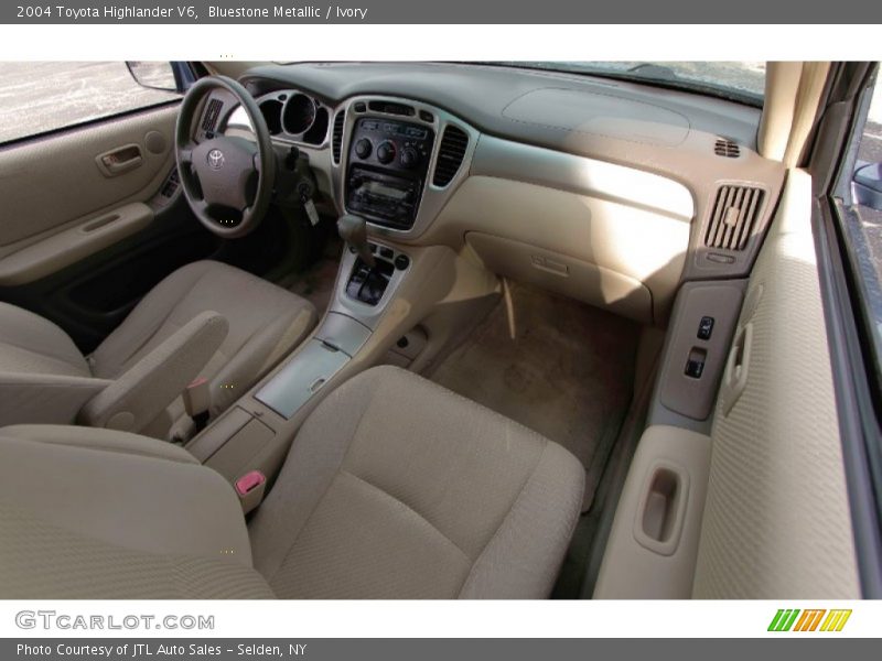 Bluestone Metallic / Ivory 2004 Toyota Highlander V6