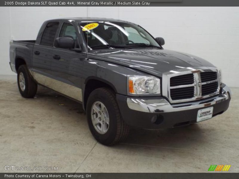 Mineral Gray Metallic / Medium Slate Gray 2005 Dodge Dakota SLT Quad Cab 4x4