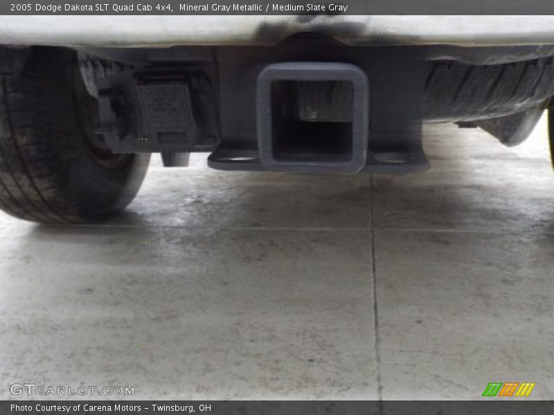 Mineral Gray Metallic / Medium Slate Gray 2005 Dodge Dakota SLT Quad Cab 4x4