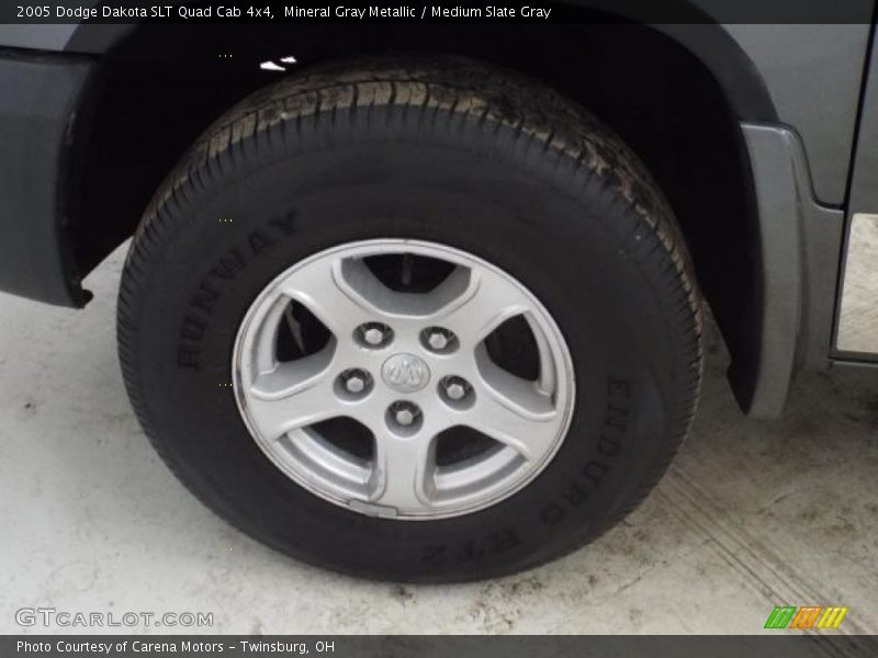 Mineral Gray Metallic / Medium Slate Gray 2005 Dodge Dakota SLT Quad Cab 4x4