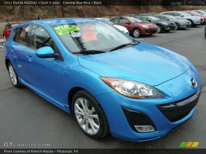 Front 3/4 View of 2011 MAZDA3 s Sport 5 Door