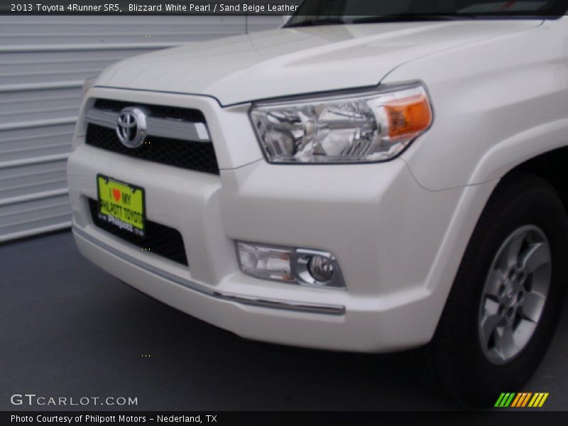 Blizzard White Pearl / Sand Beige Leather 2013 Toyota 4Runner SR5