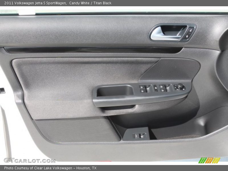 Candy White / Titan Black 2011 Volkswagen Jetta S SportWagen