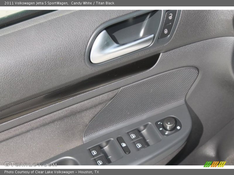 Candy White / Titan Black 2011 Volkswagen Jetta S SportWagen