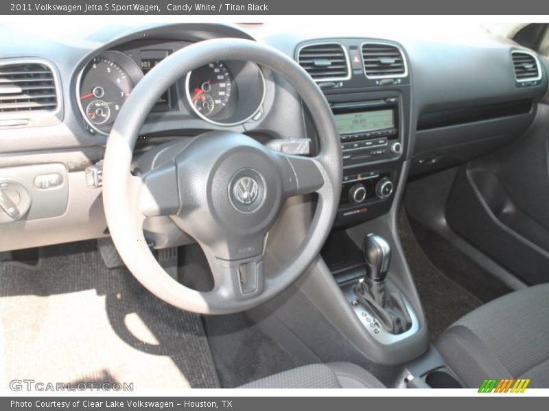 Candy White / Titan Black 2011 Volkswagen Jetta S SportWagen