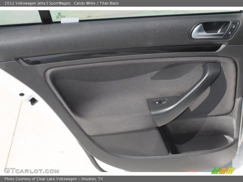 Candy White / Titan Black 2011 Volkswagen Jetta S SportWagen
