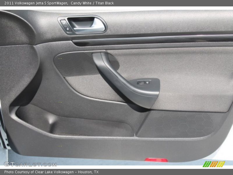 Candy White / Titan Black 2011 Volkswagen Jetta S SportWagen