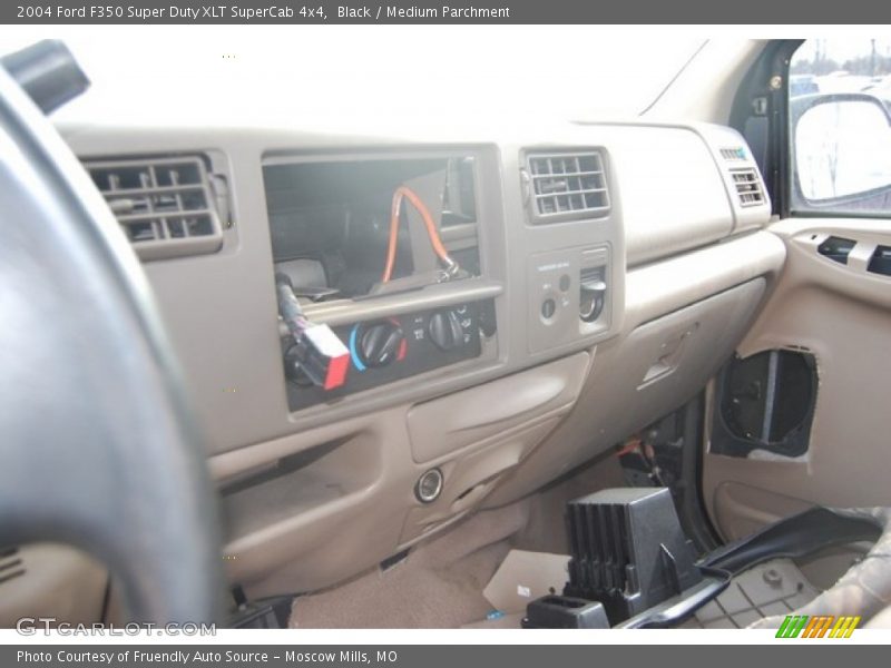 Black / Medium Parchment 2004 Ford F350 Super Duty XLT SuperCab 4x4