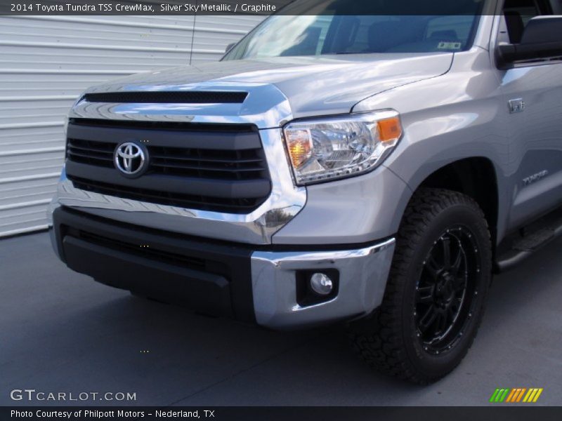 Silver Sky Metallic / Graphite 2014 Toyota Tundra TSS CrewMax