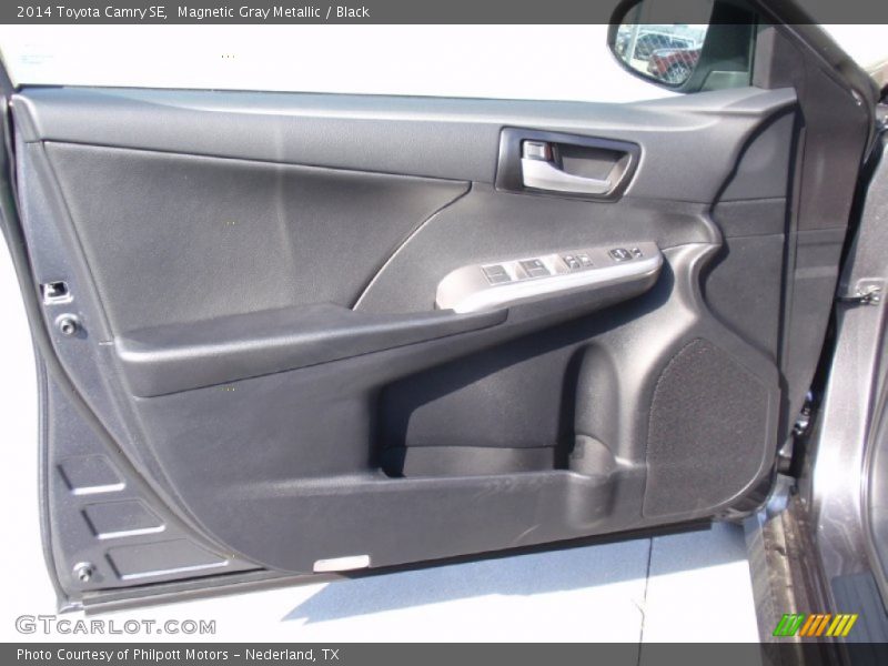 Magnetic Gray Metallic / Black 2014 Toyota Camry SE