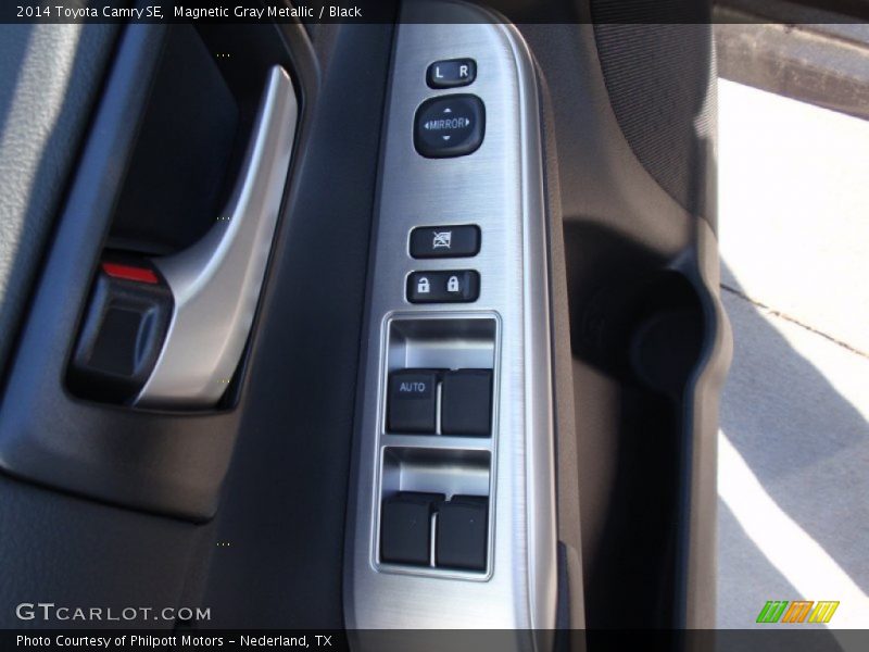 Magnetic Gray Metallic / Black 2014 Toyota Camry SE