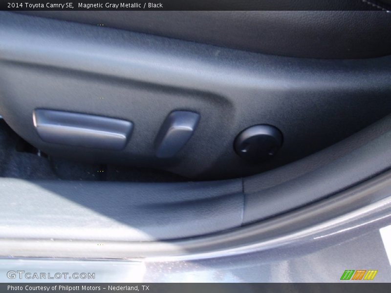Magnetic Gray Metallic / Black 2014 Toyota Camry SE