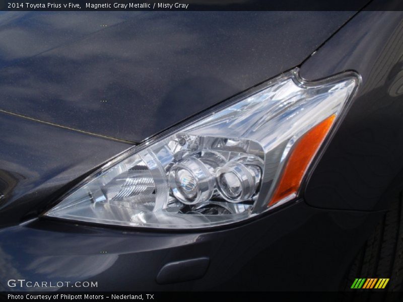 Magnetic Gray Metallic / Misty Gray 2014 Toyota Prius v Five