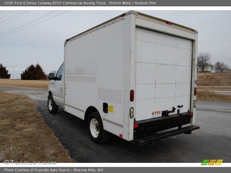 Oxford White / Medium Flint 2005 Ford E Series Cutaway E350 Commercial Moving Truck