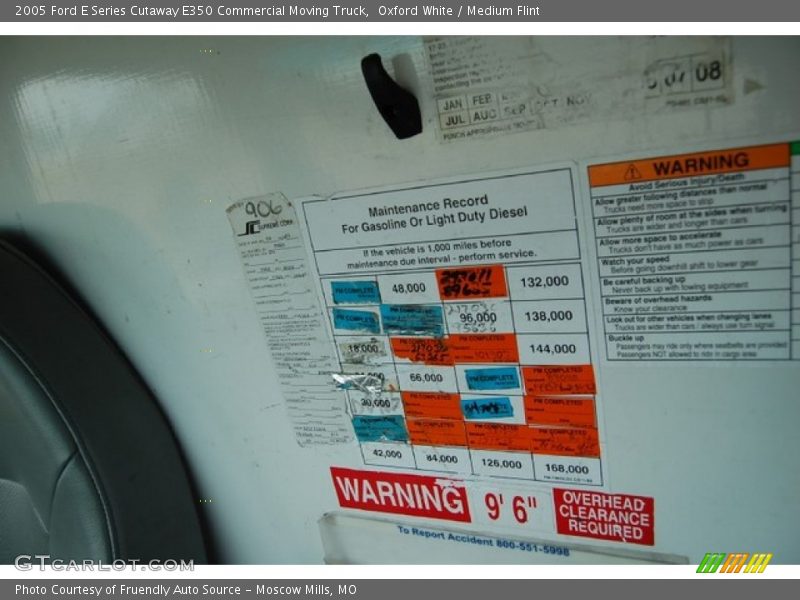 Oxford White / Medium Flint 2005 Ford E Series Cutaway E350 Commercial Moving Truck
