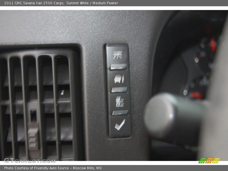 Summit White / Medium Pewter 2011 GMC Savana Van 2500 Cargo