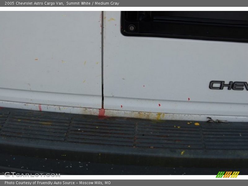 Summit White / Medium Gray 2005 Chevrolet Astro Cargo Van