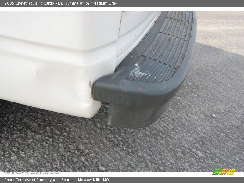 Summit White / Medium Gray 2005 Chevrolet Astro Cargo Van