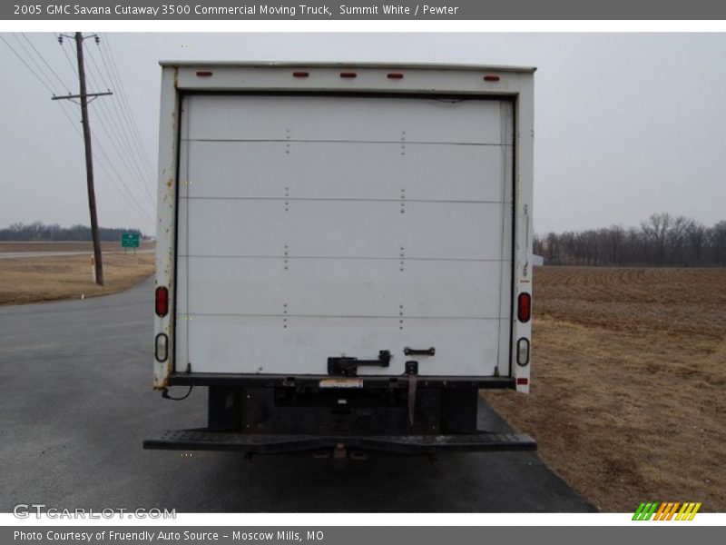 Summit White / Pewter 2005 GMC Savana Cutaway 3500 Commercial Moving Truck