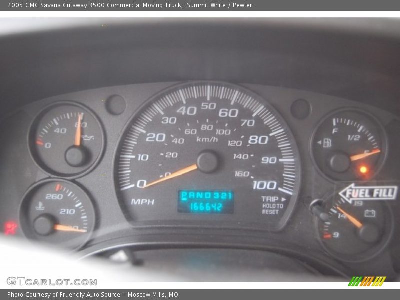 Summit White / Pewter 2005 GMC Savana Cutaway 3500 Commercial Moving Truck