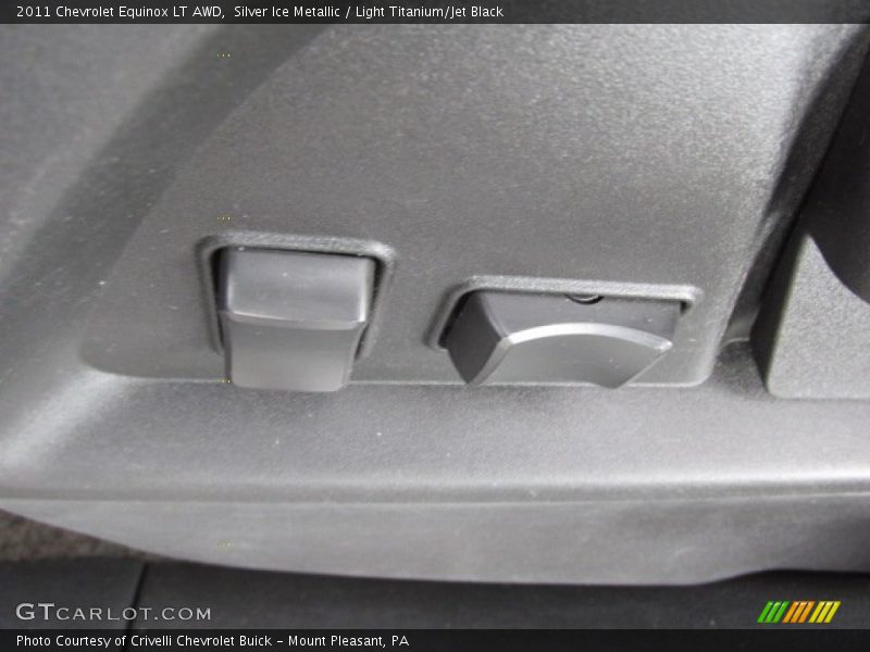 Silver Ice Metallic / Light Titanium/Jet Black 2011 Chevrolet Equinox LT AWD