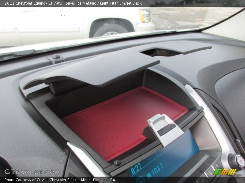 Silver Ice Metallic / Light Titanium/Jet Black 2011 Chevrolet Equinox LT AWD