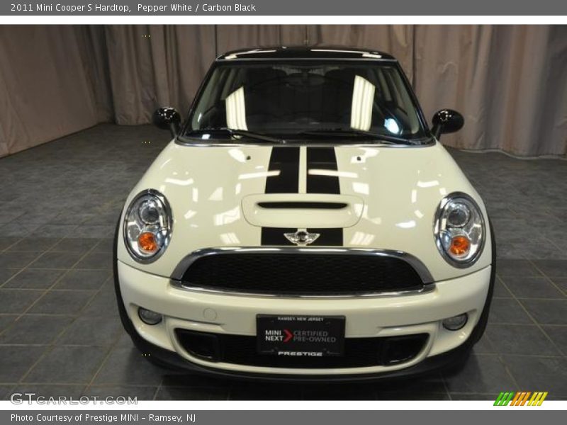 Pepper White / Carbon Black 2011 Mini Cooper S Hardtop