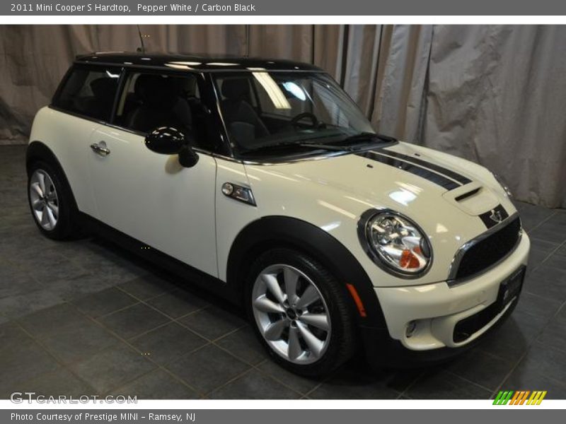 Pepper White / Carbon Black 2011 Mini Cooper S Hardtop