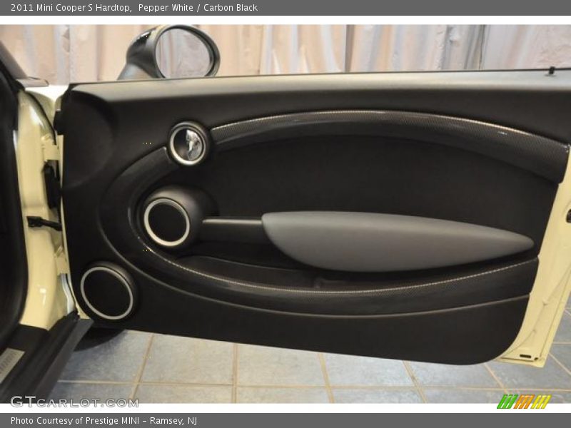 Pepper White / Carbon Black 2011 Mini Cooper S Hardtop