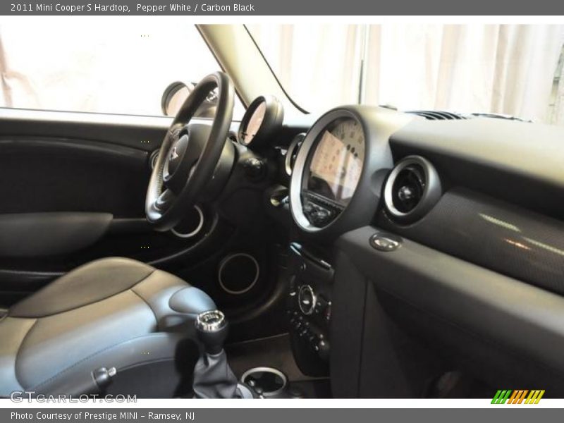 Pepper White / Carbon Black 2011 Mini Cooper S Hardtop