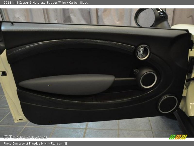 Pepper White / Carbon Black 2011 Mini Cooper S Hardtop