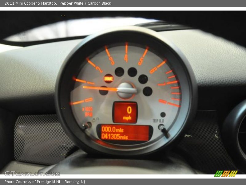 Pepper White / Carbon Black 2011 Mini Cooper S Hardtop