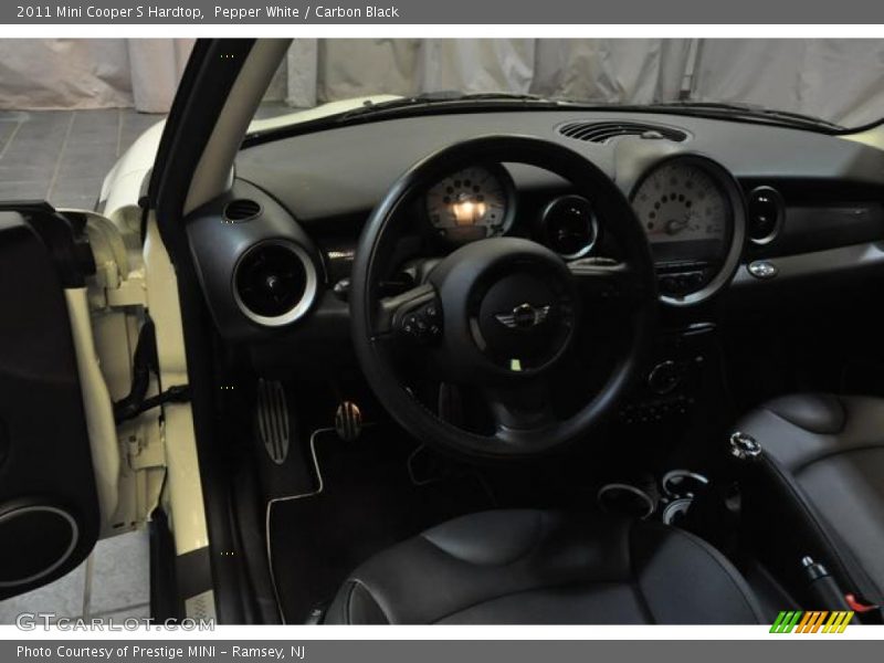 Pepper White / Carbon Black 2011 Mini Cooper S Hardtop