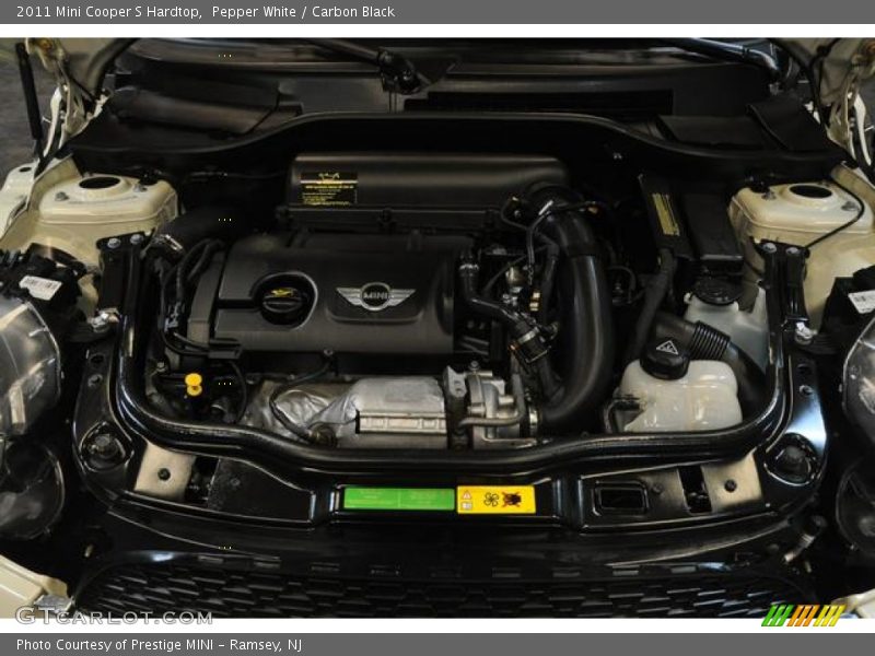 Pepper White / Carbon Black 2011 Mini Cooper S Hardtop