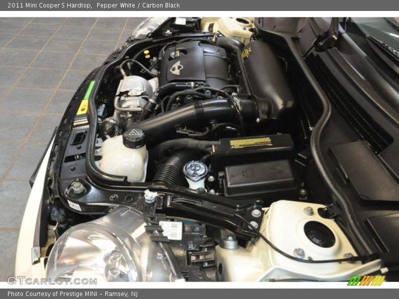 Pepper White / Carbon Black 2011 Mini Cooper S Hardtop
