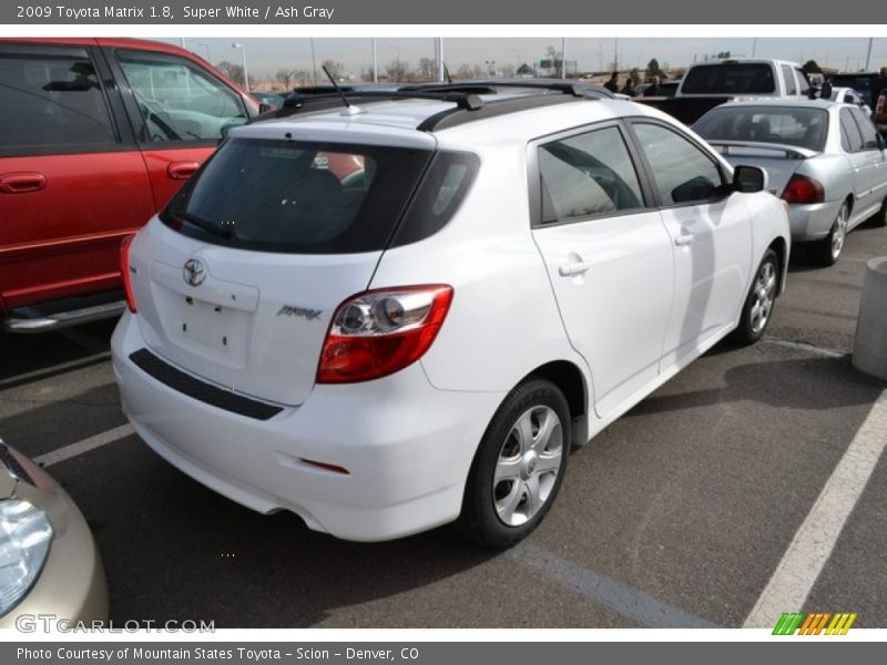 Super White / Ash Gray 2009 Toyota Matrix 1.8