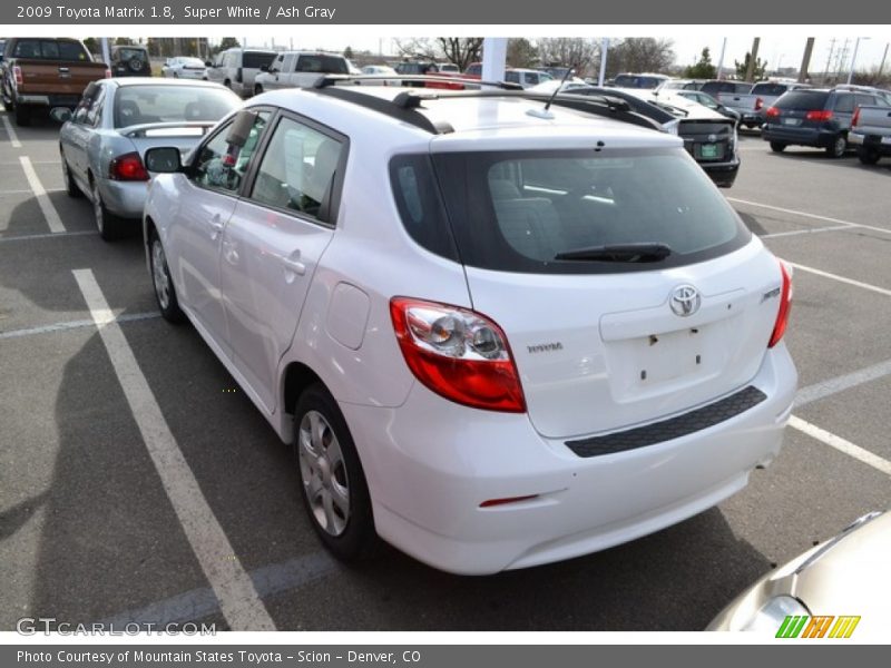 Super White / Ash Gray 2009 Toyota Matrix 1.8