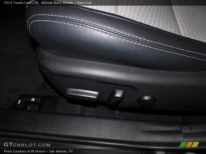 Attitude Black Metallic / Black/Ash 2014 Toyota Camry SE