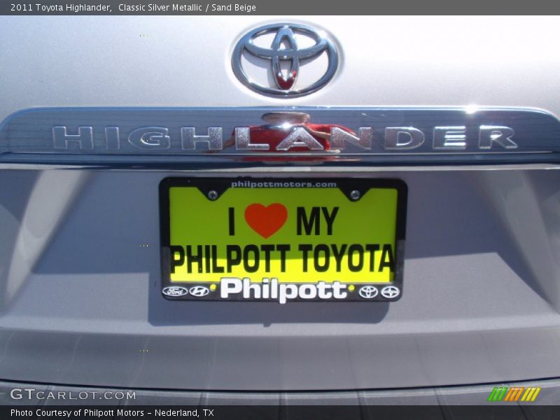 Classic Silver Metallic / Sand Beige 2011 Toyota Highlander
