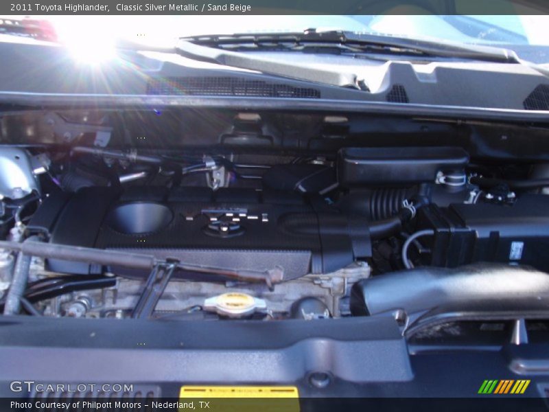 Classic Silver Metallic / Sand Beige 2011 Toyota Highlander