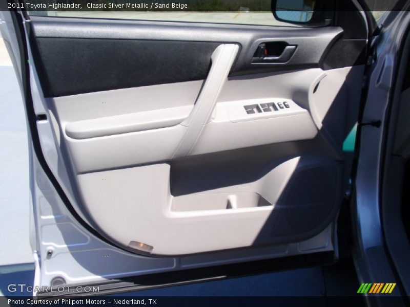 Classic Silver Metallic / Sand Beige 2011 Toyota Highlander