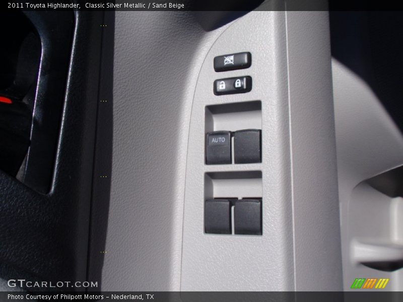 Classic Silver Metallic / Sand Beige 2011 Toyota Highlander