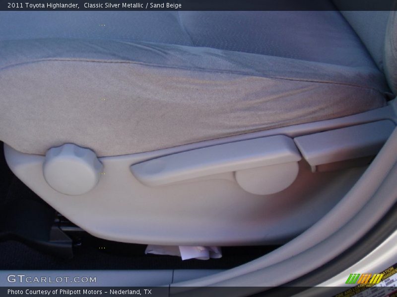 Classic Silver Metallic / Sand Beige 2011 Toyota Highlander