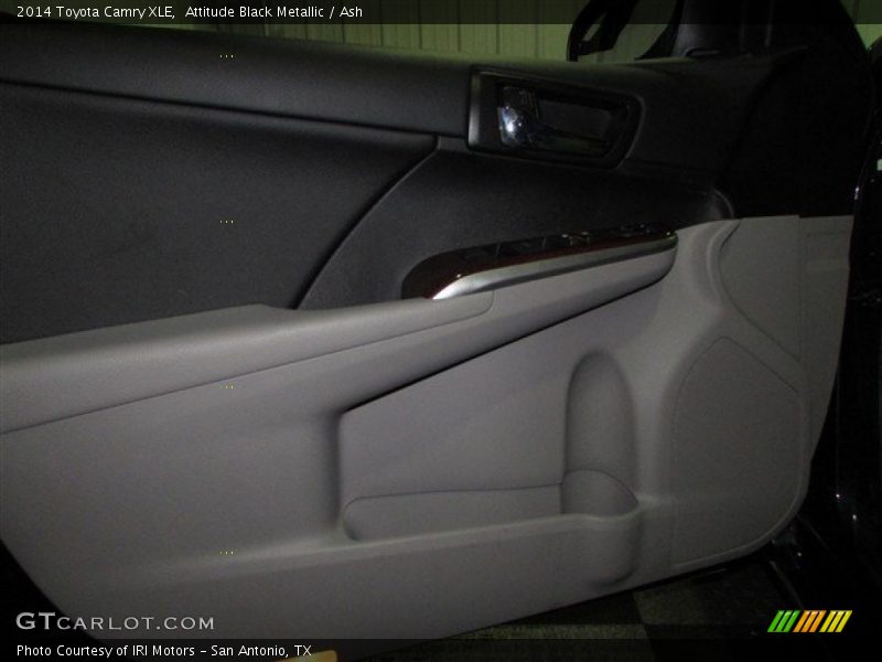 Attitude Black Metallic / Ash 2014 Toyota Camry XLE
