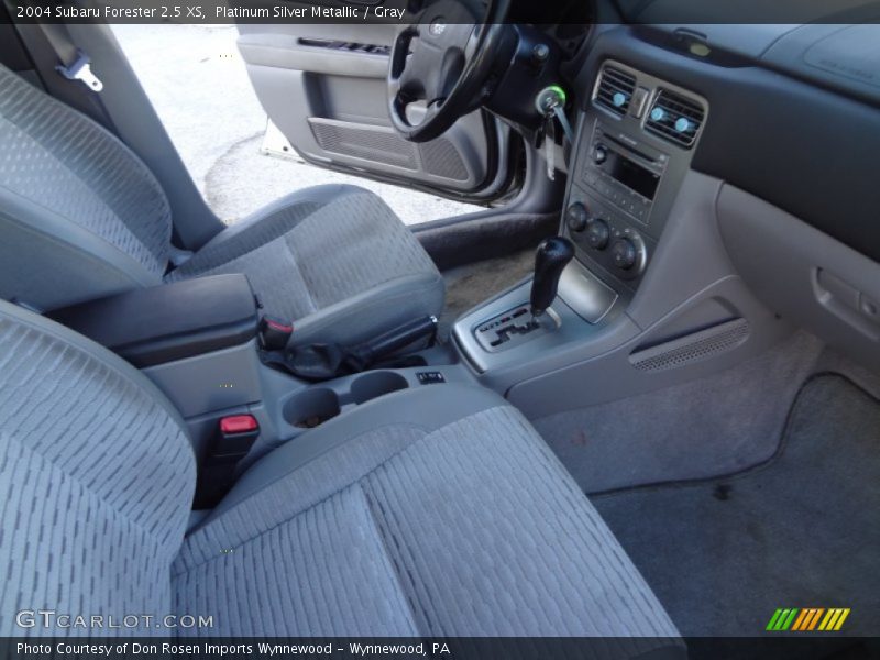  2004 Forester 2.5 XS Gray Interior