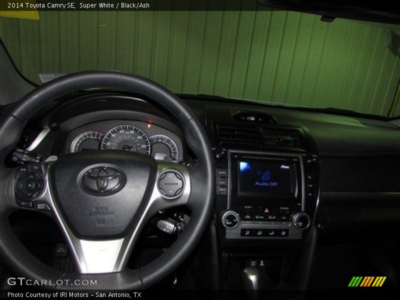Super White / Black/Ash 2014 Toyota Camry SE