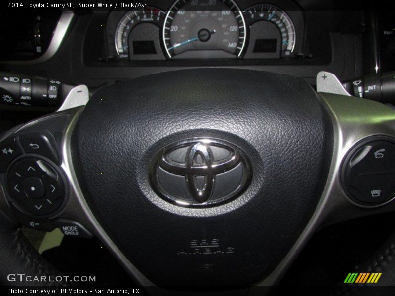 Super White / Black/Ash 2014 Toyota Camry SE