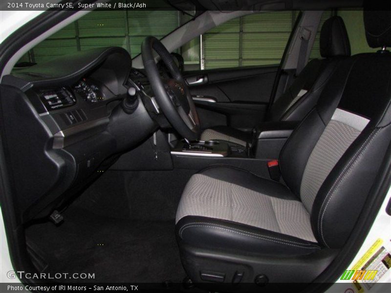 Super White / Black/Ash 2014 Toyota Camry SE