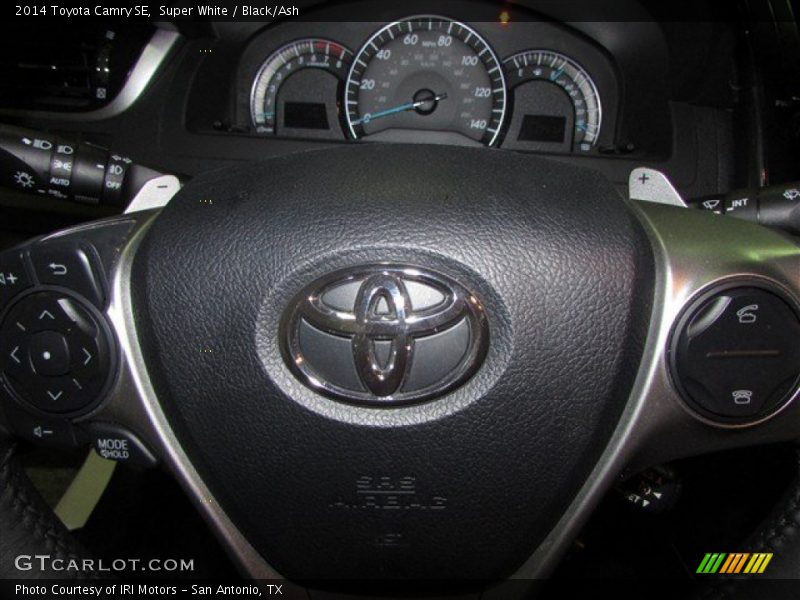 Super White / Black/Ash 2014 Toyota Camry SE